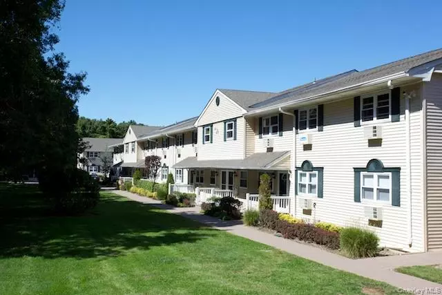 East Islip, NY 11730,280 Bellmore AVE #126