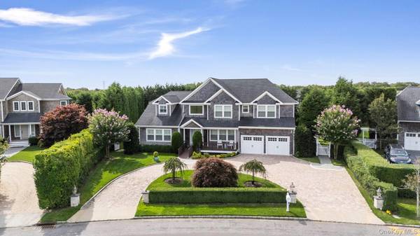 Southampton, NY 11968,4 Spring LN