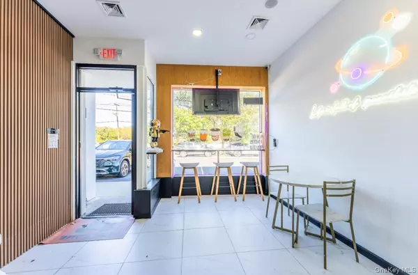 Bellmore, NY 11710,28-82 Merrick Rd