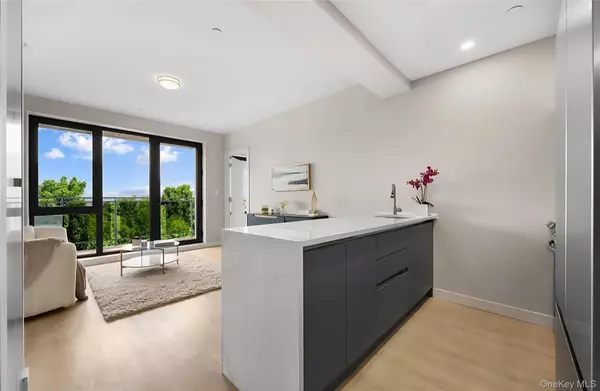 Richmond Hill, NY 11418,13243 Metropolitan AVE #3E
