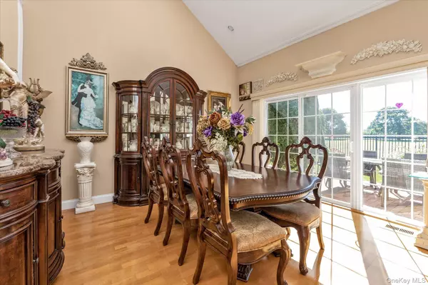 Central Islip, NY 11722,145 Maya CIR