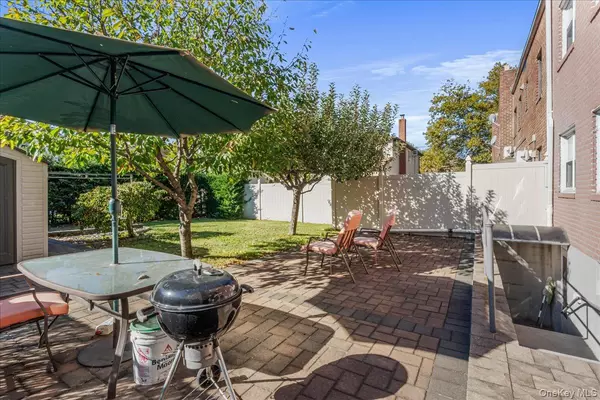 Flushing, NY 11354,15016 26th AVE