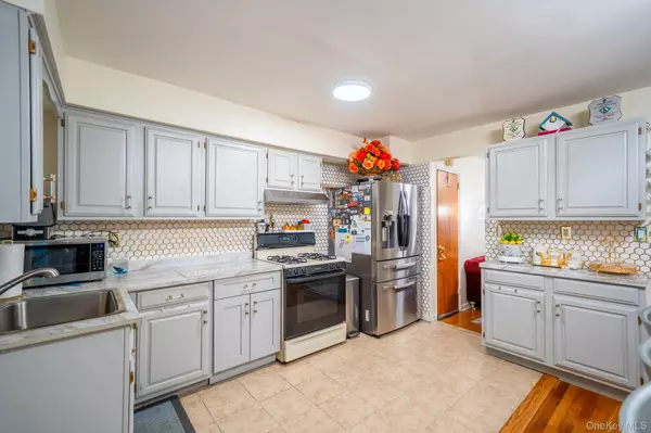 Bronx, NY 10462,1720A Paulding AVE