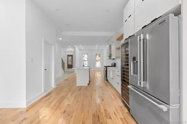 Brooklyn, NY 11221,614 Madison ST