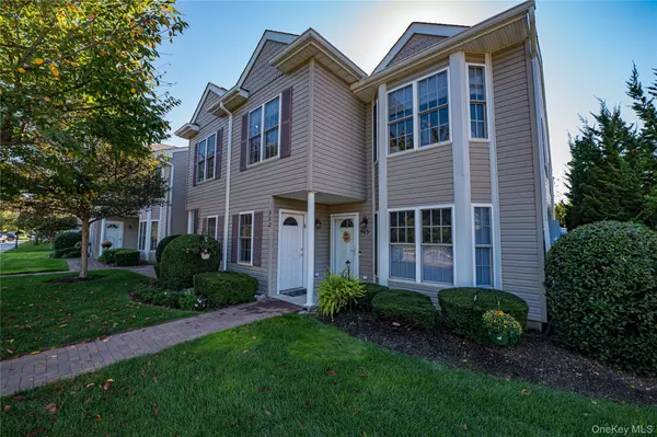 902 Altessa BLVD, Melville, NY 11747