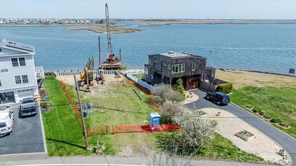 Baldwin Harbor, NY 11510,3505 Bay Front DR