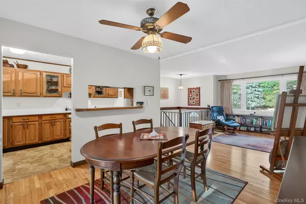 Poughkeepsie, NY 12603,102 Sutton Park RD