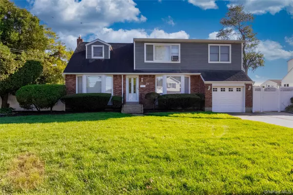North Babylon, NY 11703,24 Dulittle ST
