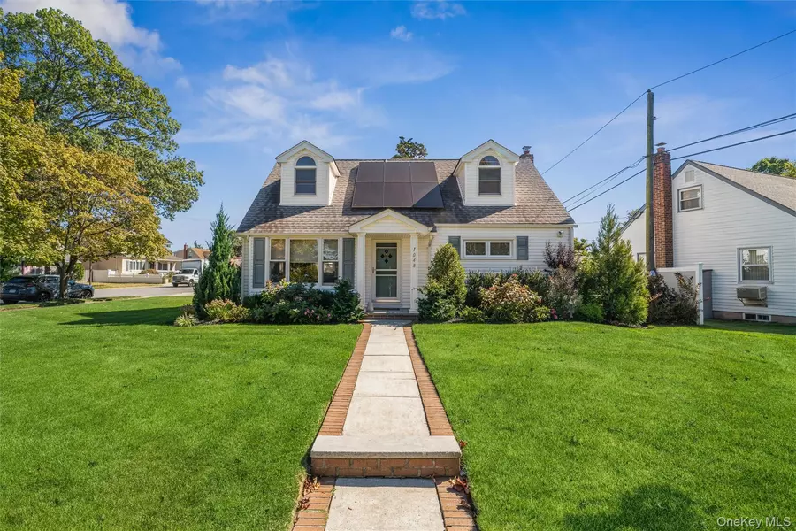 1048 Windermere RD, Franklin Square, NY 11010