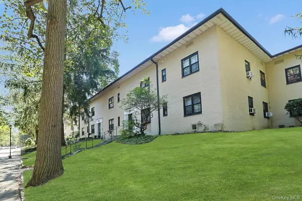 Eastchester, NY 10709,1279 California RD #2L