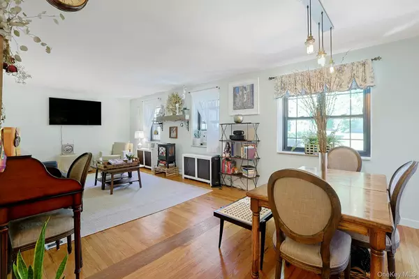Eastchester, NY 10709,1279 California RD #2L