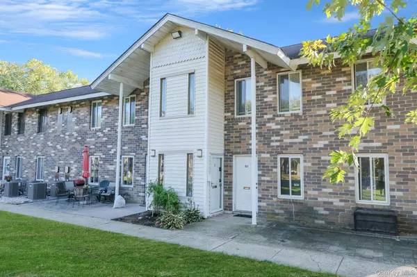 Coram, NY 11727,2 sierra ct #2