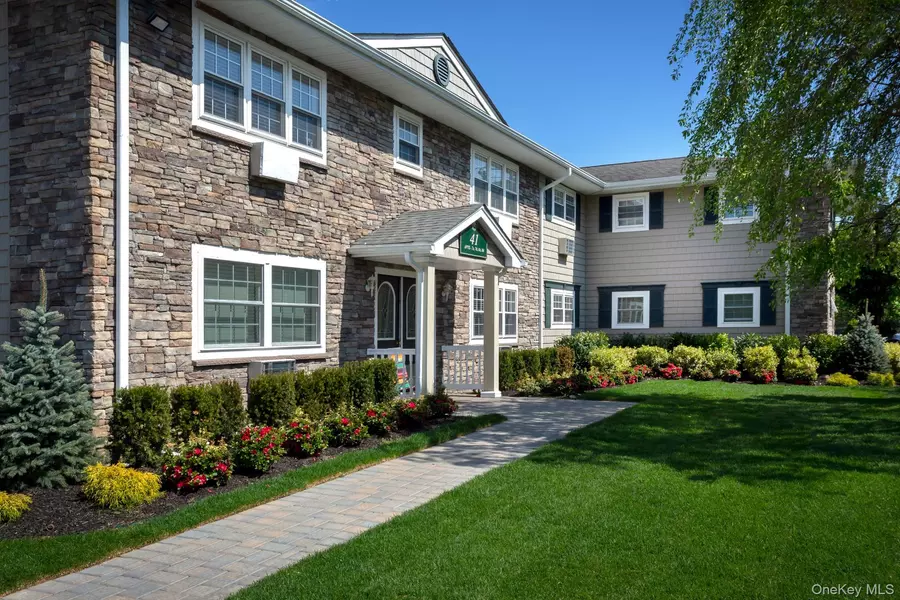 813 Long Island AVE #12A, Deer Park, NY 11729