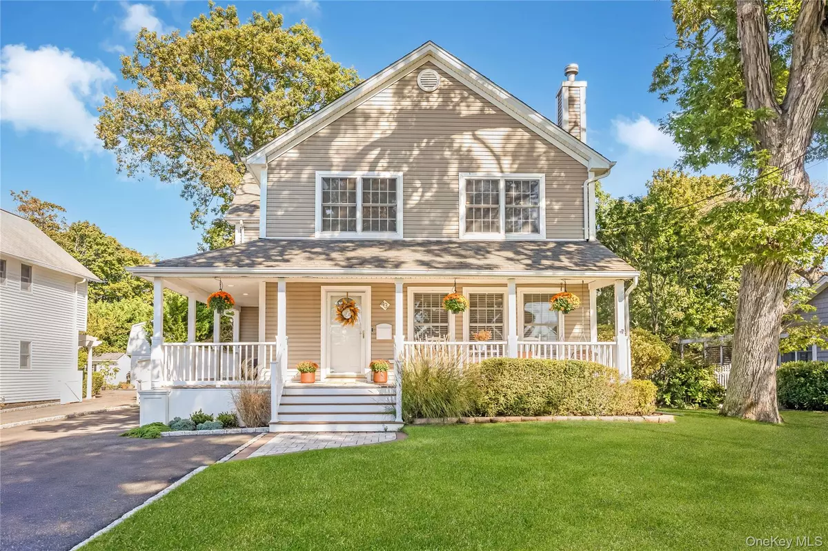 Sayville, NY 11782,43 Pine ST