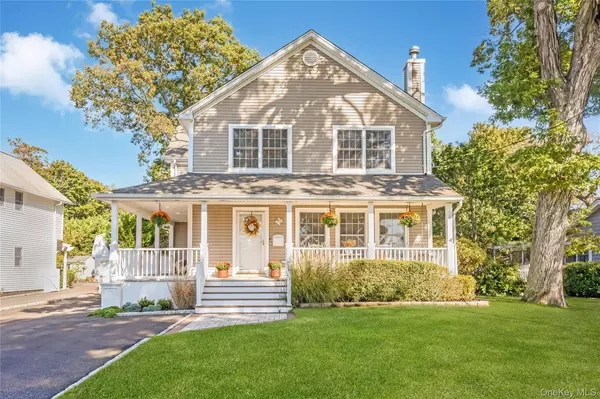 43 Pine ST, Sayville, NY 11782