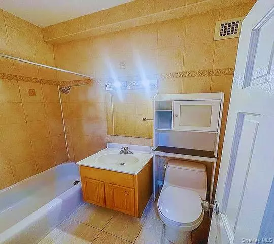 Forest Hills, NY 11375,61-20 Grand Central Pkwy #B1501