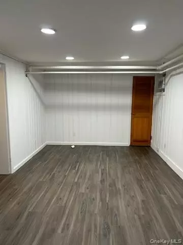 Port Washington, NY 11050,38 Linwood RD