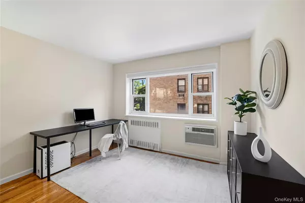 Hartsdale, NY 10530,111 E Hartsdale AVE #4G