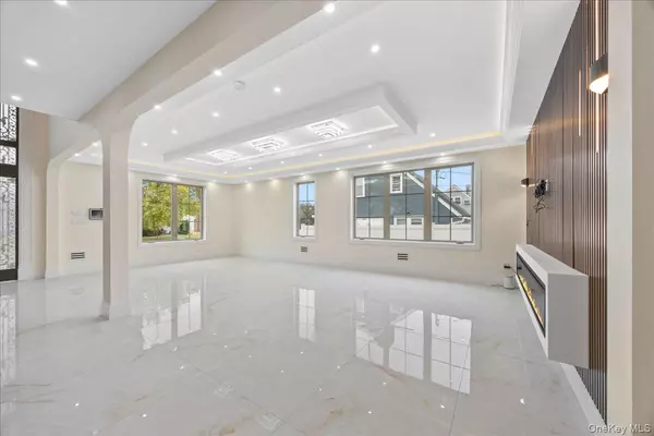 East Meadow, NY 11554,2481 Putnam DR