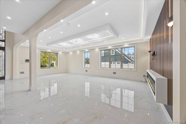 East Meadow, NY 11554,2481 Putnam DR