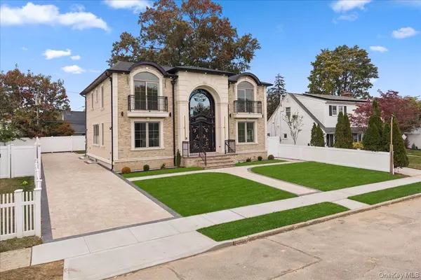 East Meadow, NY 11554,2481 Putnam DR