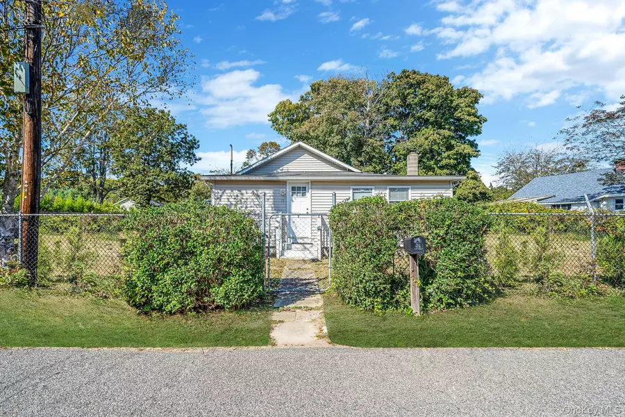 15 Sayville RD, Mastic Beach, NY 11951