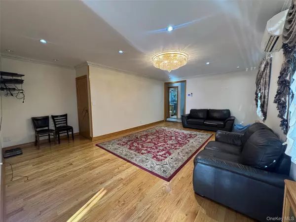 Fresh Meadows, NY 11366,7719 170th ST #1st Fl