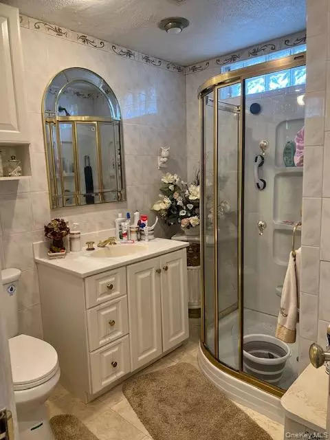 Bellerose, NY 11426,8918 239th ST