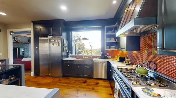 Huntington, NY 11743,35 Semon RD