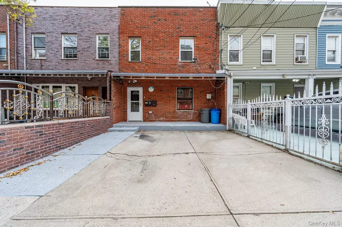 Bronx, NY 10462,2354 Waterbury AVE