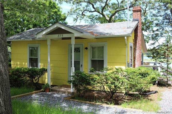 Cutchogue, NY 11935,875 Fleetwood RD