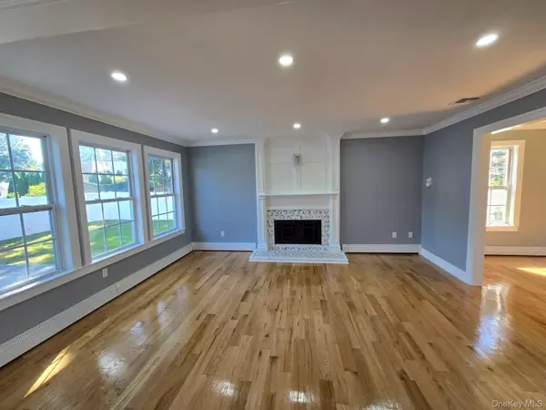 Selden, NY 11784,14 Adamson ST