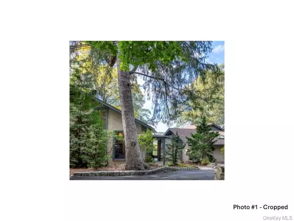 62 Circuit RD, Tuxedo Park, NY 10987