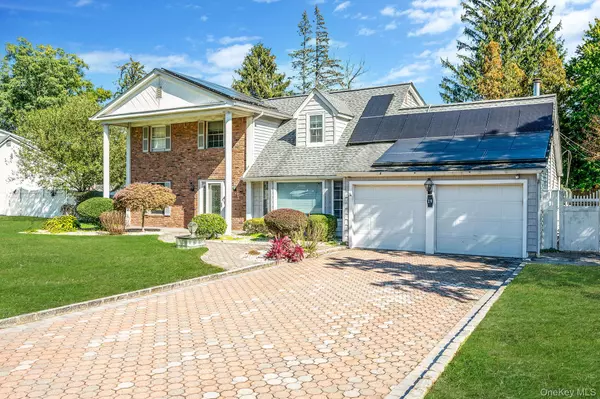 Coram, NY 11727,19 Dumond PL