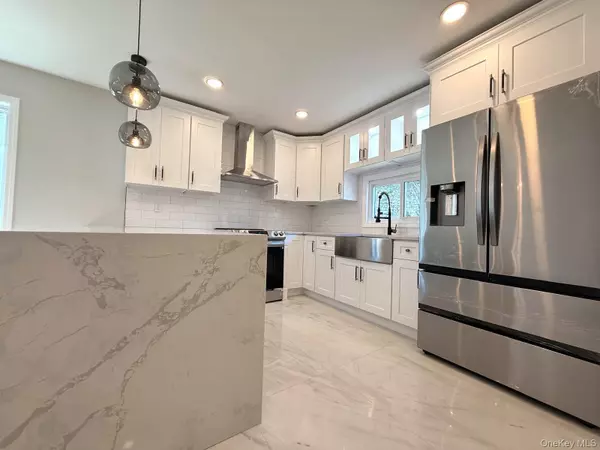 Massapequa, NY 11758,109 North DR