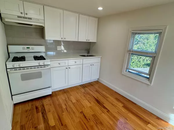 Lynbrook, NY 11563,105 Burtis ST #2