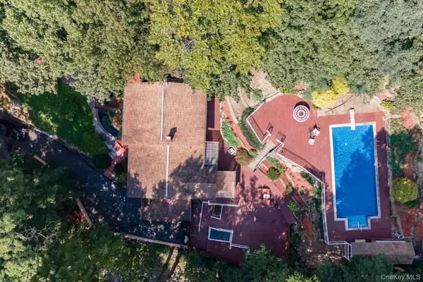 White Plains, NY 10607,239 Canterbury RD