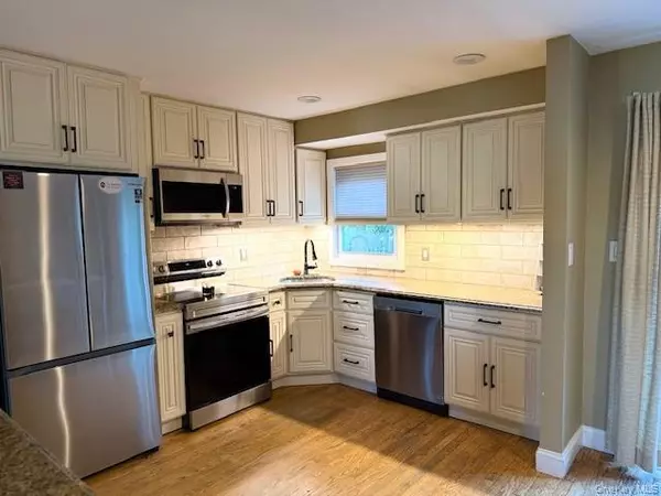 Farmingdale, NY 11735,28 Lockwood AVE