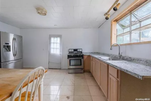 Wyandanch, NY 11798,84 State AVE