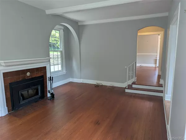 Yonkers, NY 10710,63 Avondale RD