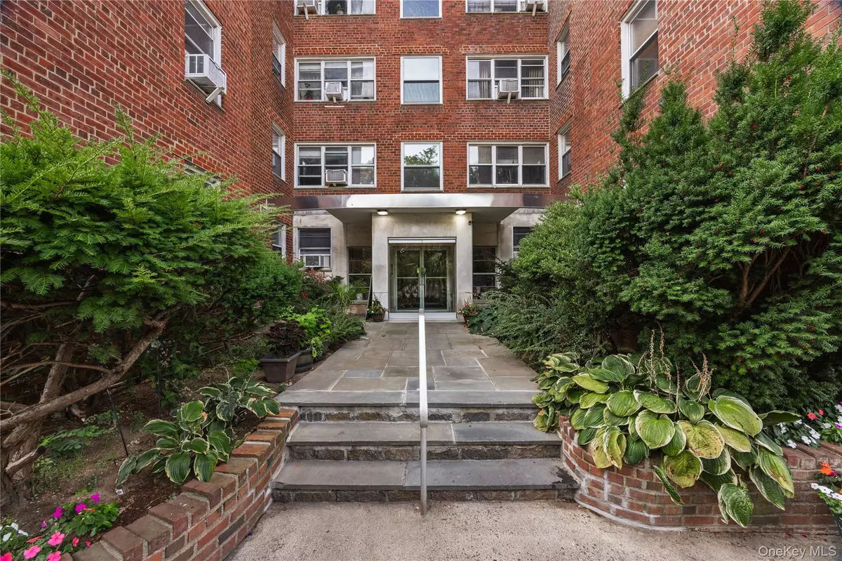 Bronxville, NY 10708,1234 Midland AVE #Apt 3F
