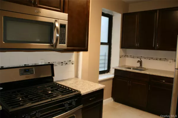 Bronx, NY 10458,306 E Mosholu Pkwy #1F