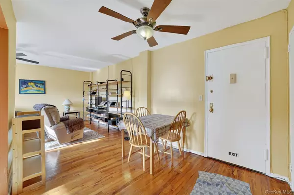 Hartsdale, NY 10530,30 E Hartsdale AVE #3A