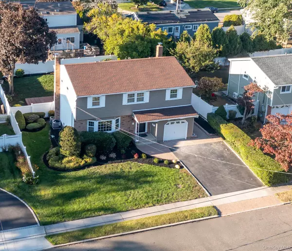 North Babylon, NY 11703,123 Erlanger BLVD