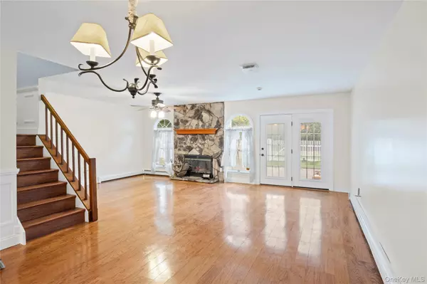 Coram, NY 11727,8 Potomac CT