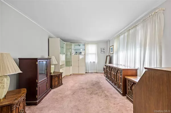 Mamaroneck, NY 10543,720 River ST