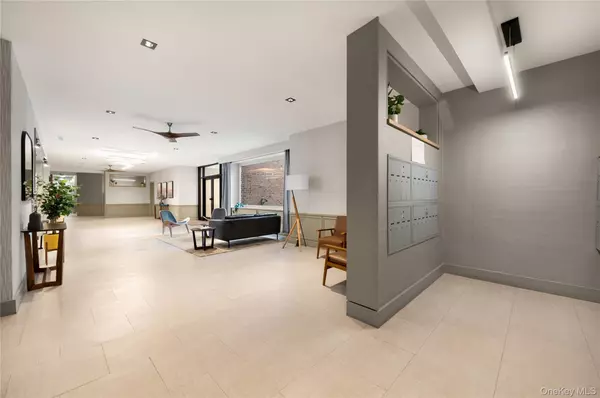 Forest Hills, NY 11375,67-25 Clyde ST #7H