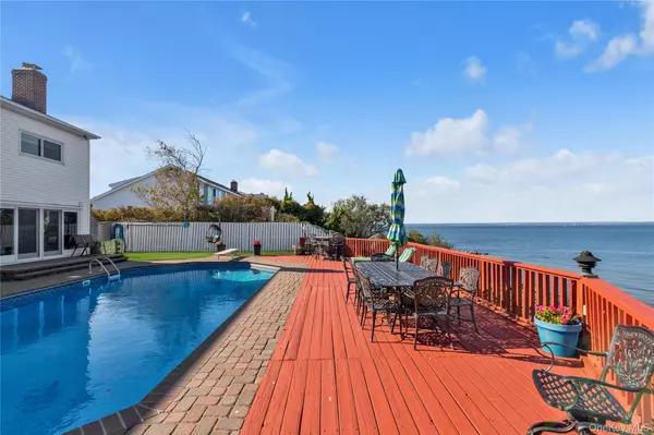 Bayville, NY 11709,43 Oak Point DR