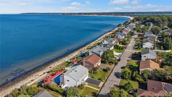 Bayville, NY 11709,43 Oak Point DR