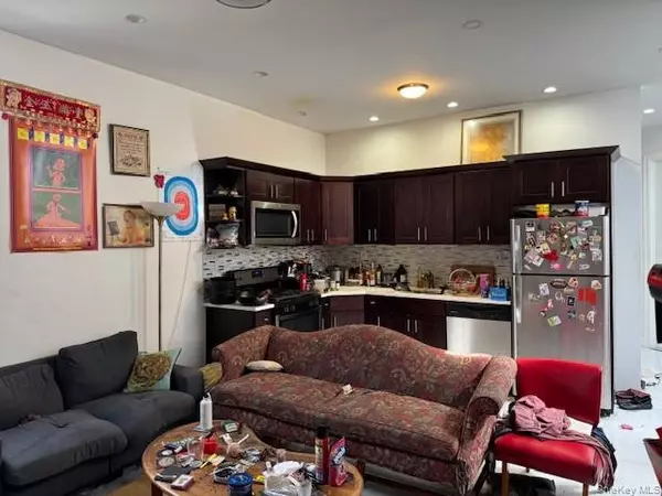 Brooklyn, NY 11233,186 Howard AVE